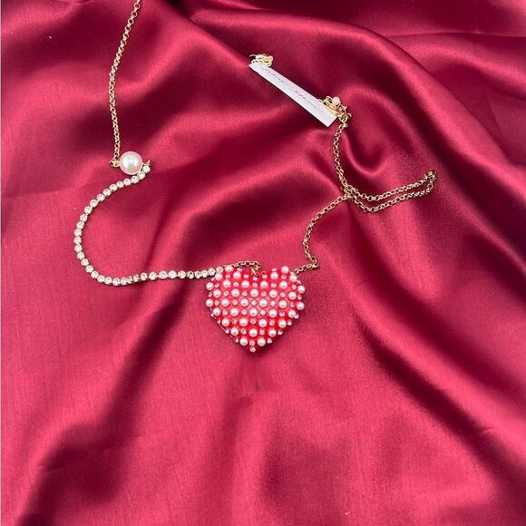 Betsey Johnson Elegant Gold Heart Necklace with Pearls - Picture 7 of 9